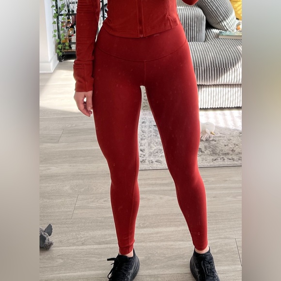 Lululemon Wunder Under Train High-Rise 28” in Cayenne - Picture 4 of 4